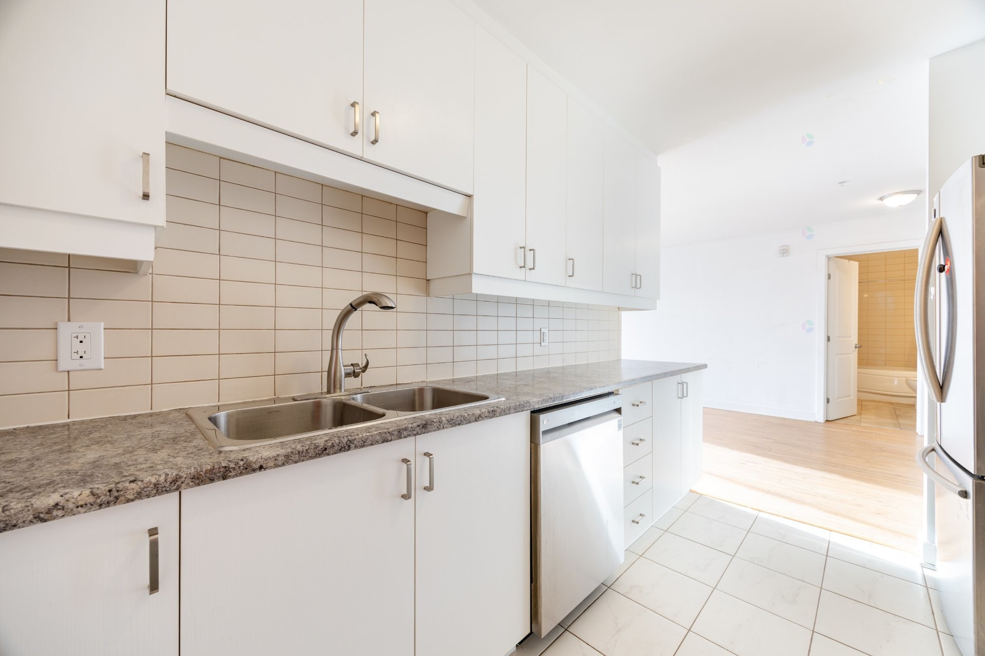 









7020


Rue Allard

, 305,
Montréal (LaSalle),




QC
H8N0C5

