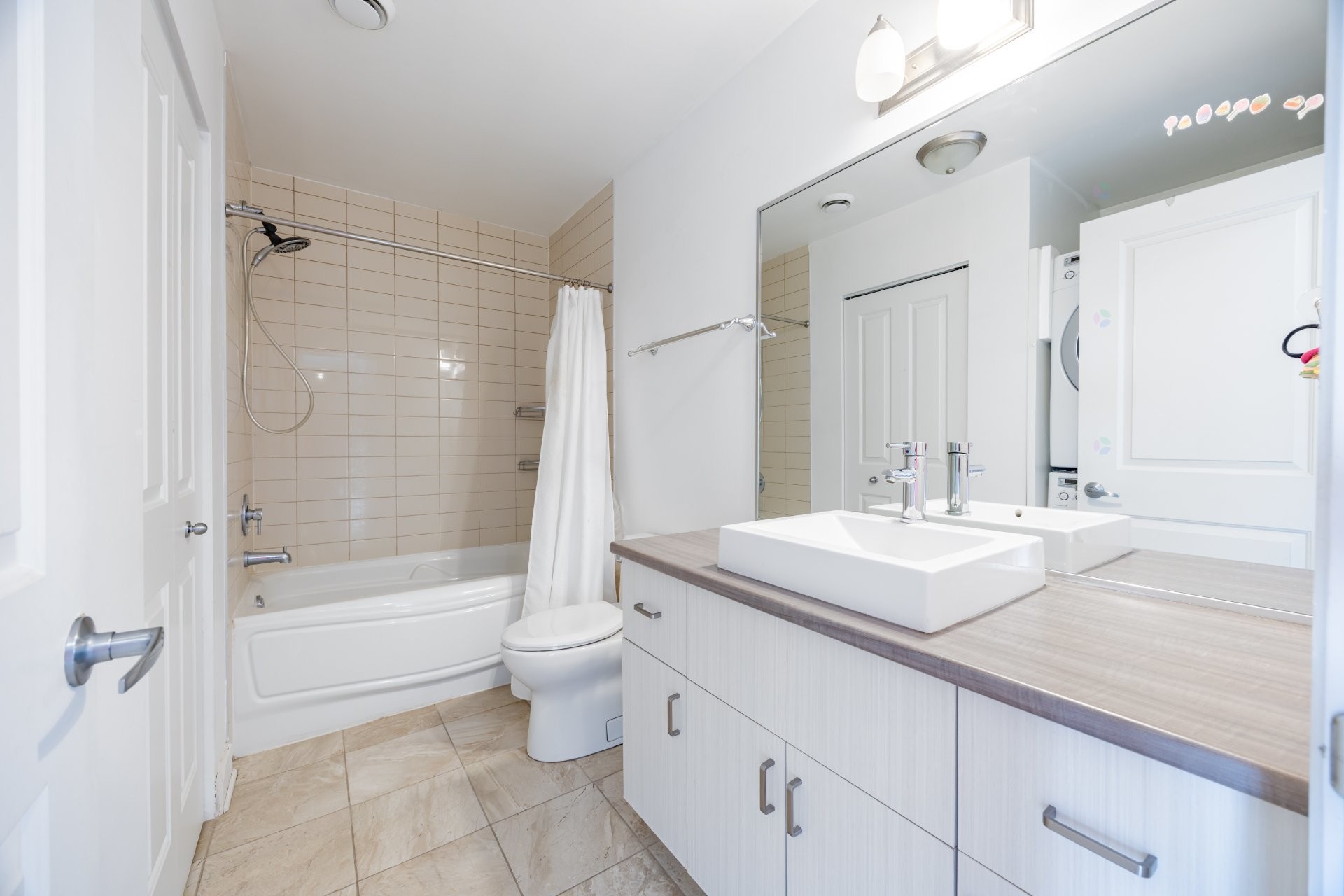 









7020


Rue Allard

, 305,
Montréal (LaSalle),




QC
H8N0C5

