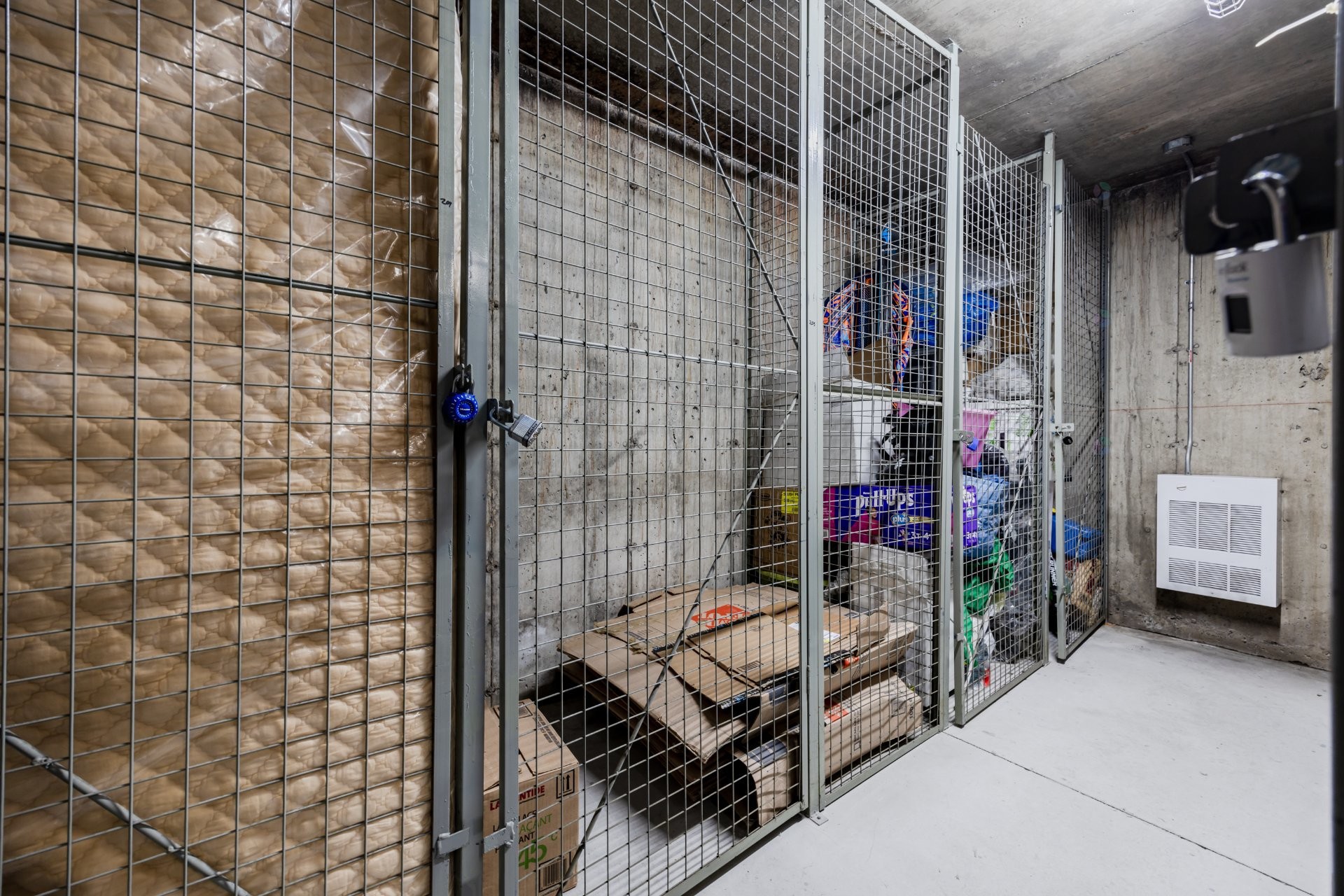 









7020


Rue Allard

, 305,
Montréal (LaSalle),




QC
H8N0C5

