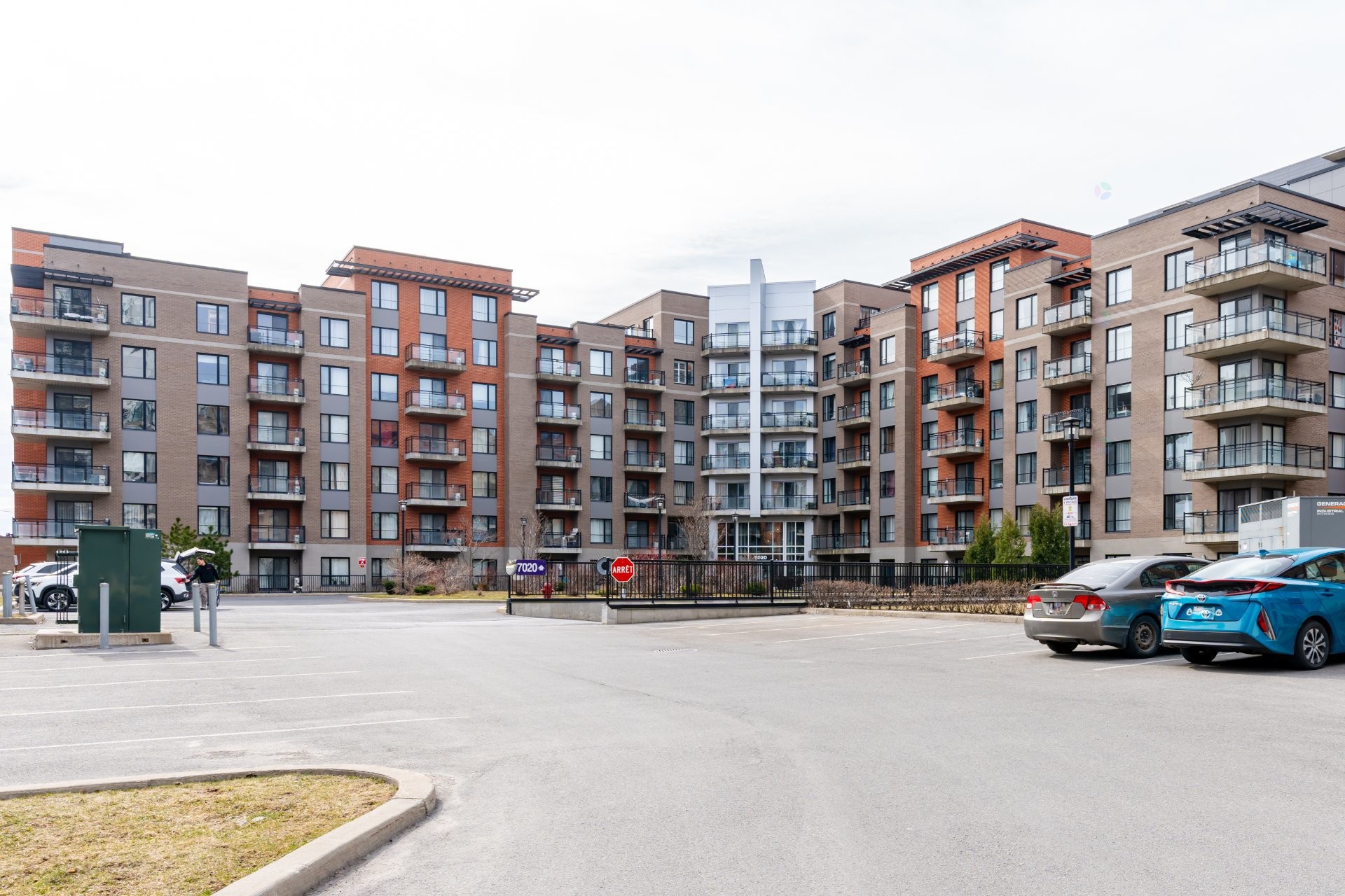 









7020


Rue Allard

, 305,
Montréal (LaSalle),




QC
H8N0C5

