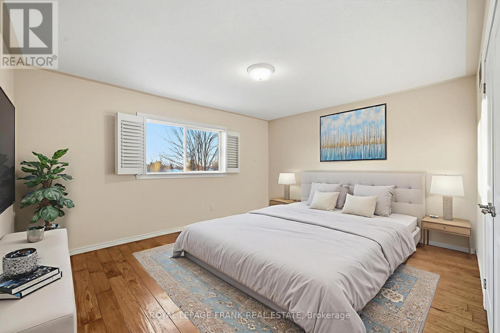 












7 BROCK STREET

,
Kawartha Lakes (Lindsay),




Ontario
K9V0B9

