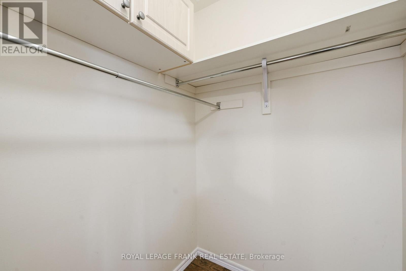 












7 BROCK STREET

,
Kawartha Lakes (Lindsay),




Ontario
K9V0B9

