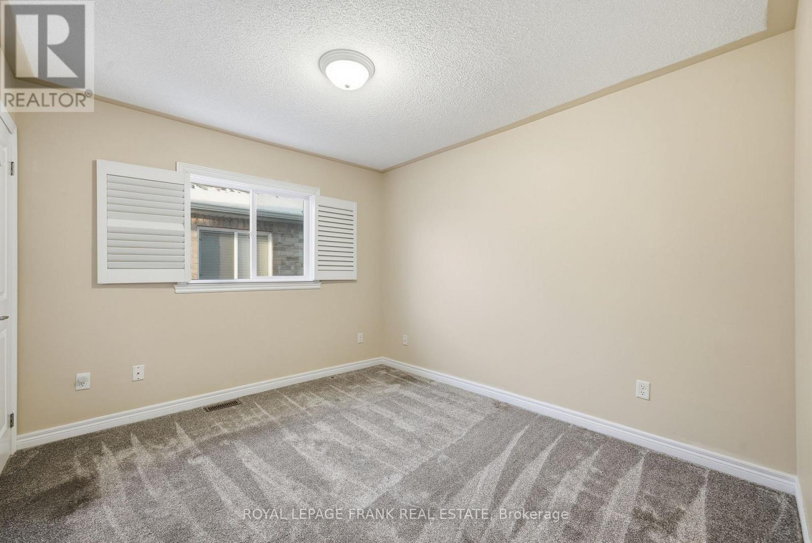 












7 BROCK STREET

,
Kawartha Lakes (Lindsay),




Ontario
K9V0B9

