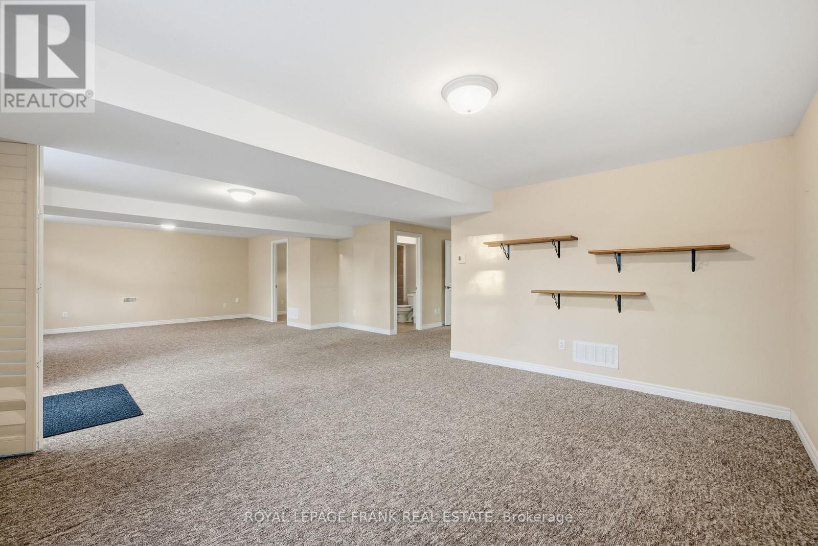 












7 BROCK STREET

,
Kawartha Lakes (Lindsay),




Ontario
K9V0B9

