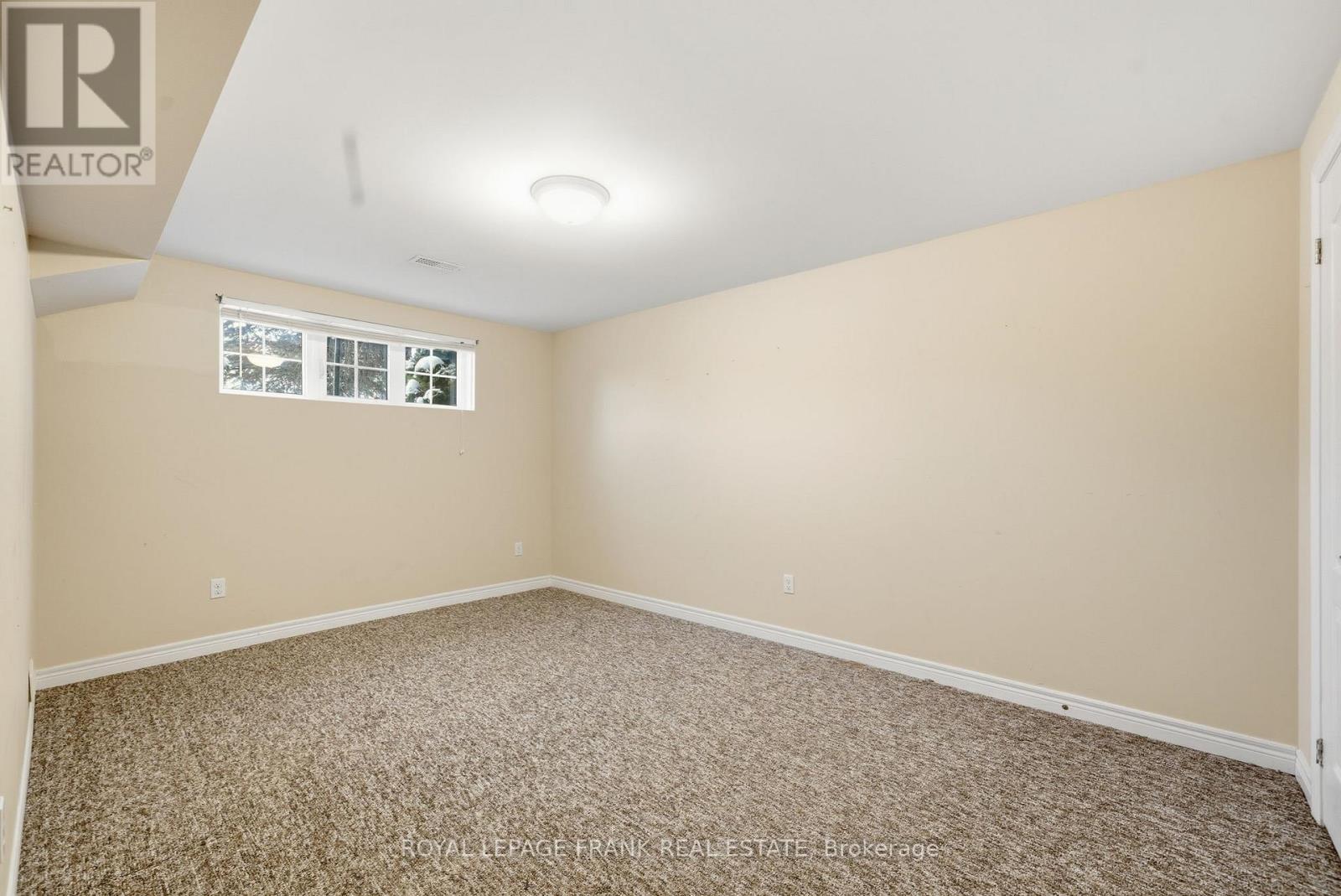 












7 BROCK STREET

,
Kawartha Lakes (Lindsay),




Ontario
K9V0B9

