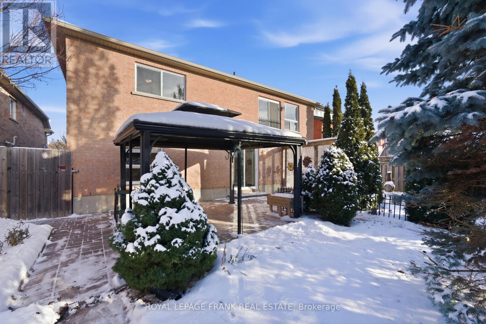 












7 BROCK STREET

,
Kawartha Lakes (Lindsay),




Ontario
K9V0B9

