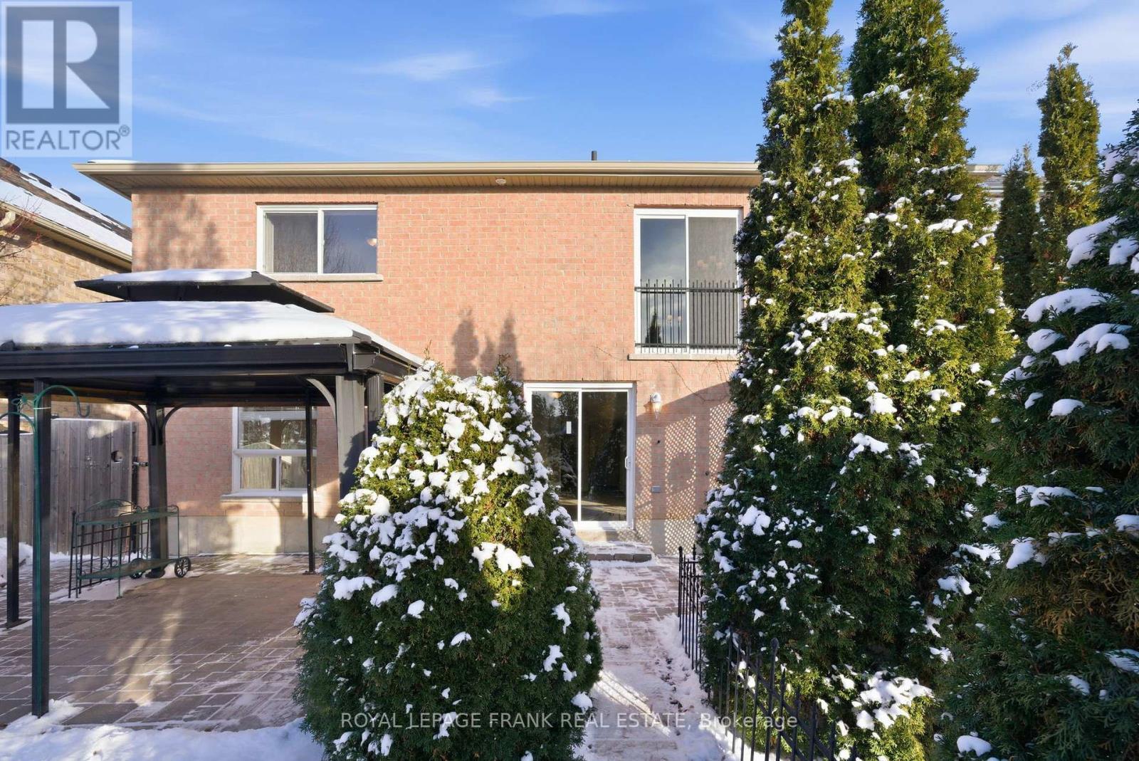 












7 BROCK STREET

,
Kawartha Lakes (Lindsay),




Ontario
K9V0B9

