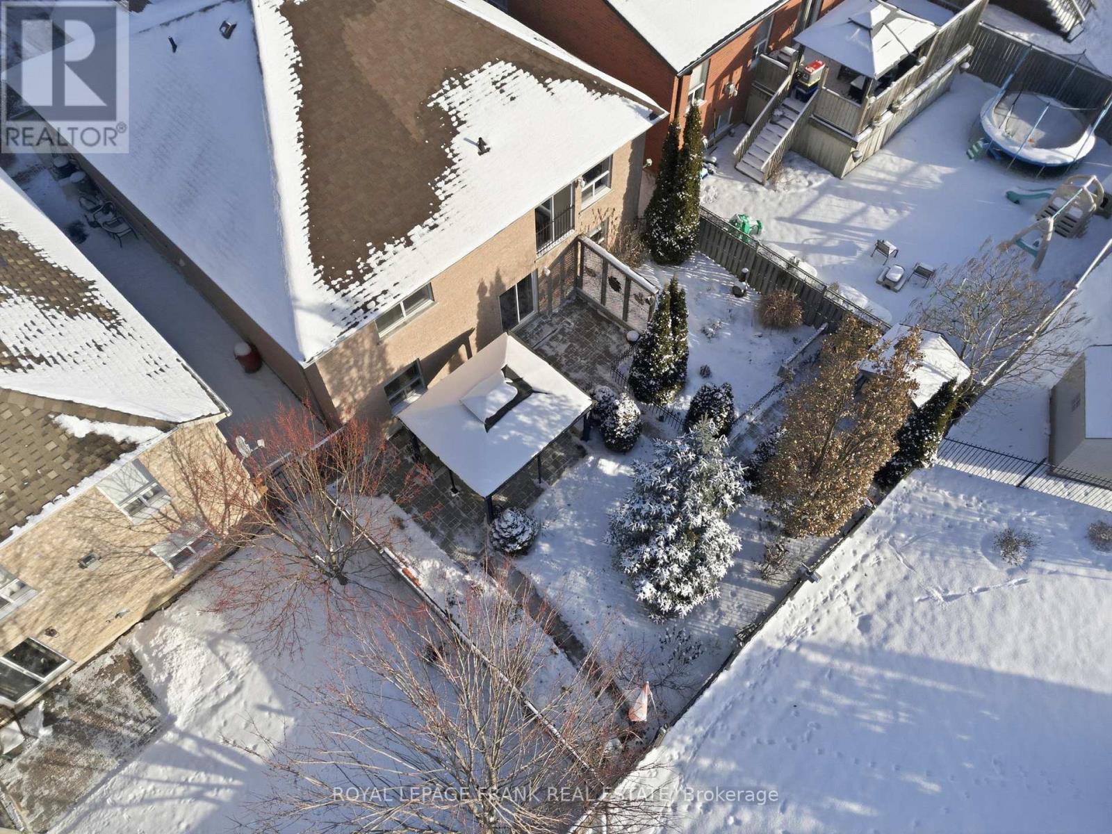 












7 BROCK STREET

,
Kawartha Lakes (Lindsay),




Ontario
K9V0B9

