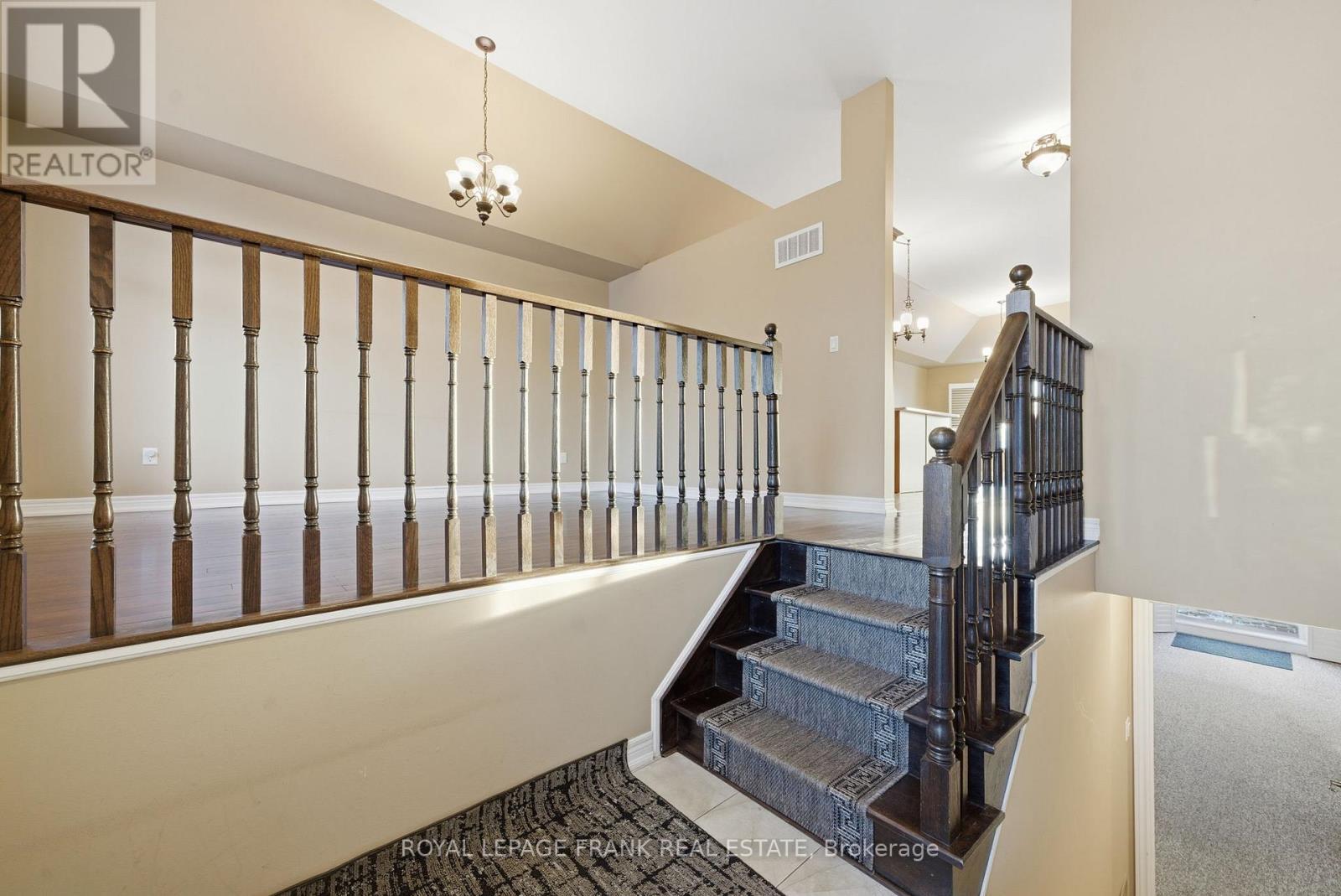 












7 BROCK STREET

,
Kawartha Lakes (Lindsay),




Ontario
K9V0B9

