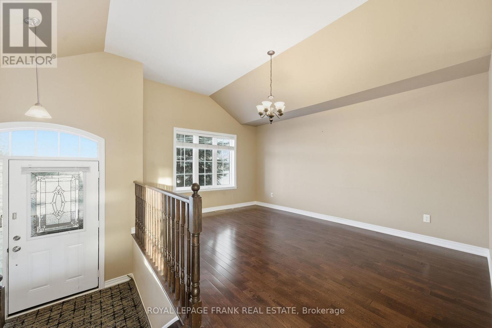 












7 BROCK STREET

,
Kawartha Lakes (Lindsay),




Ontario
K9V0B9

