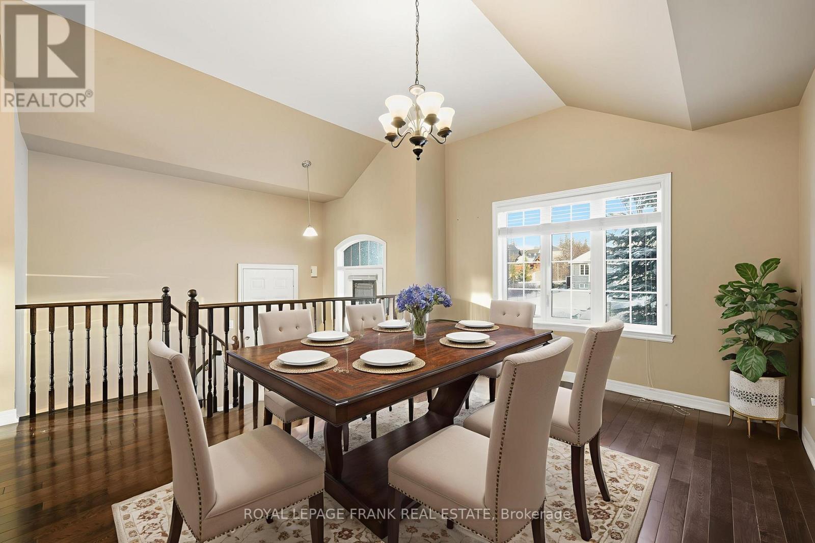 












7 BROCK STREET

,
Kawartha Lakes (Lindsay),




Ontario
K9V0B9

