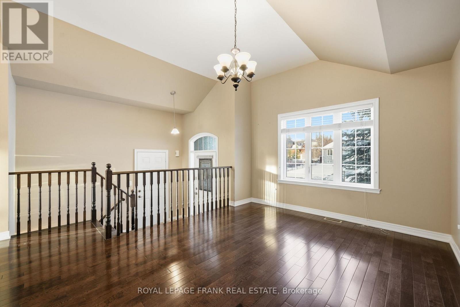 












7 BROCK STREET

,
Kawartha Lakes (Lindsay),




Ontario
K9V0B9

