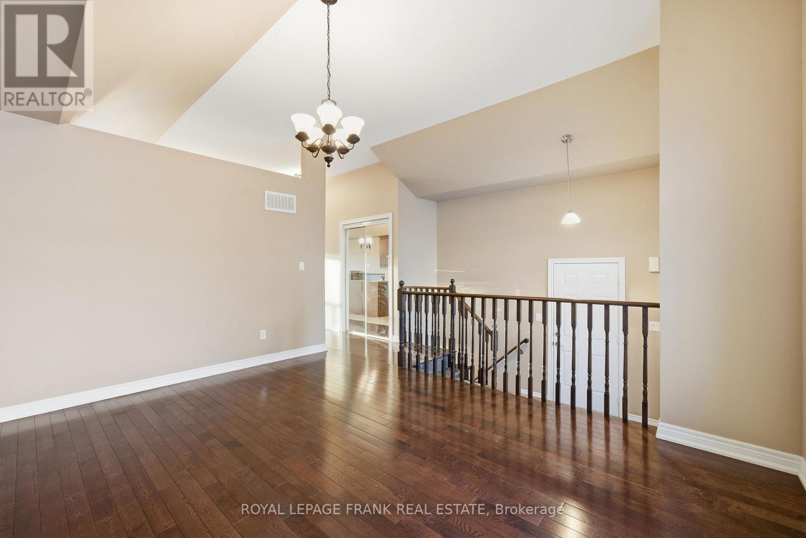 












7 BROCK STREET

,
Kawartha Lakes (Lindsay),




Ontario
K9V0B9

