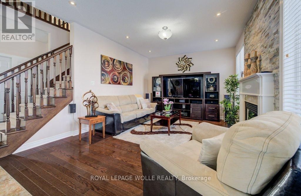 












538 THOMAS SLEE DRIVE

,
Kitchener,




Ontario
N2P2Y7

