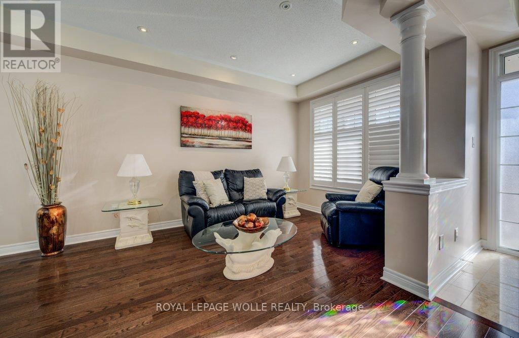 












538 THOMAS SLEE DRIVE

,
Kitchener,




Ontario
N2P2Y7

