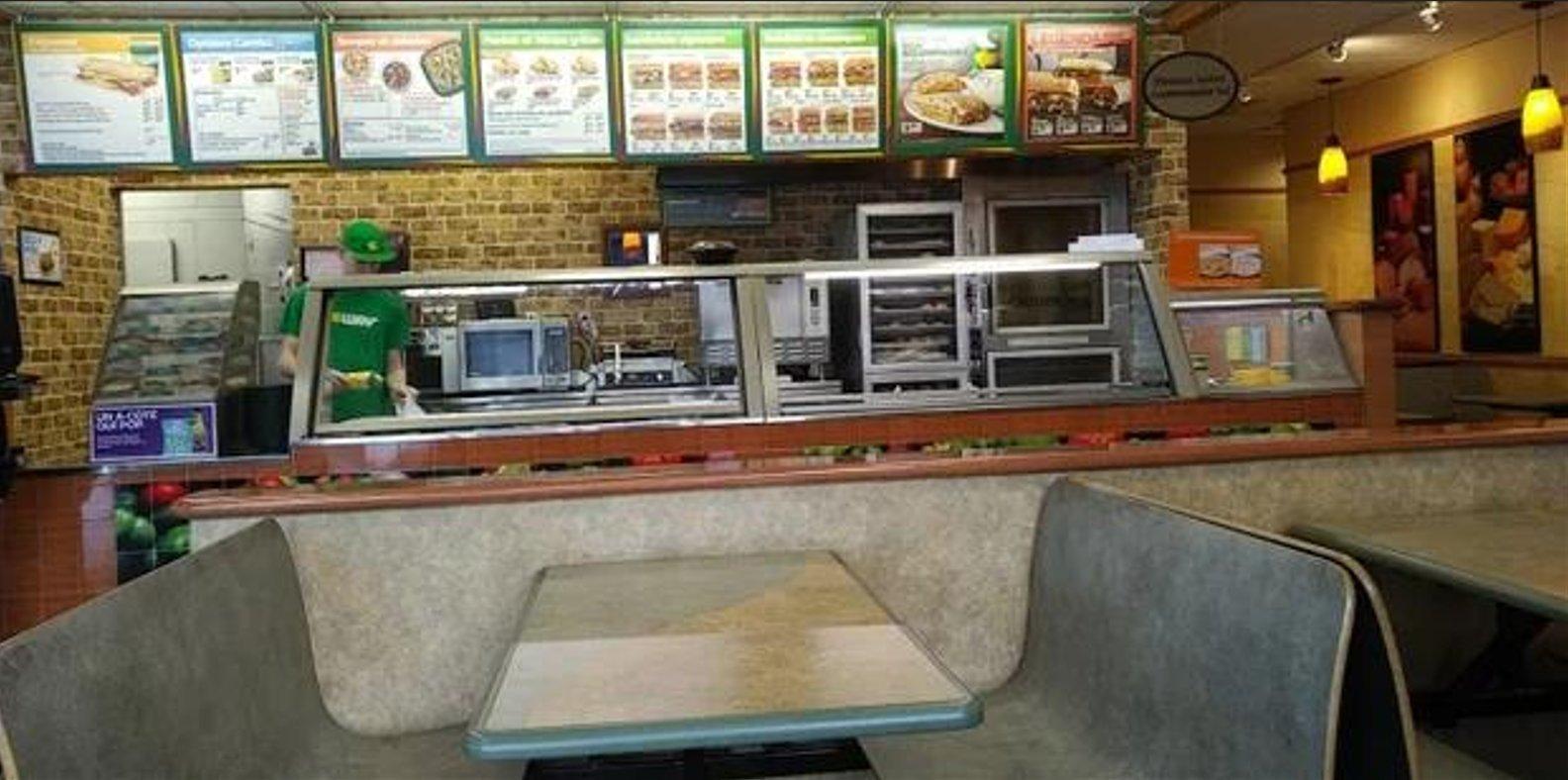 









2321


Boul. Curé-Labelle

,
Laval (Chomedey),




QC
H7T1R3

