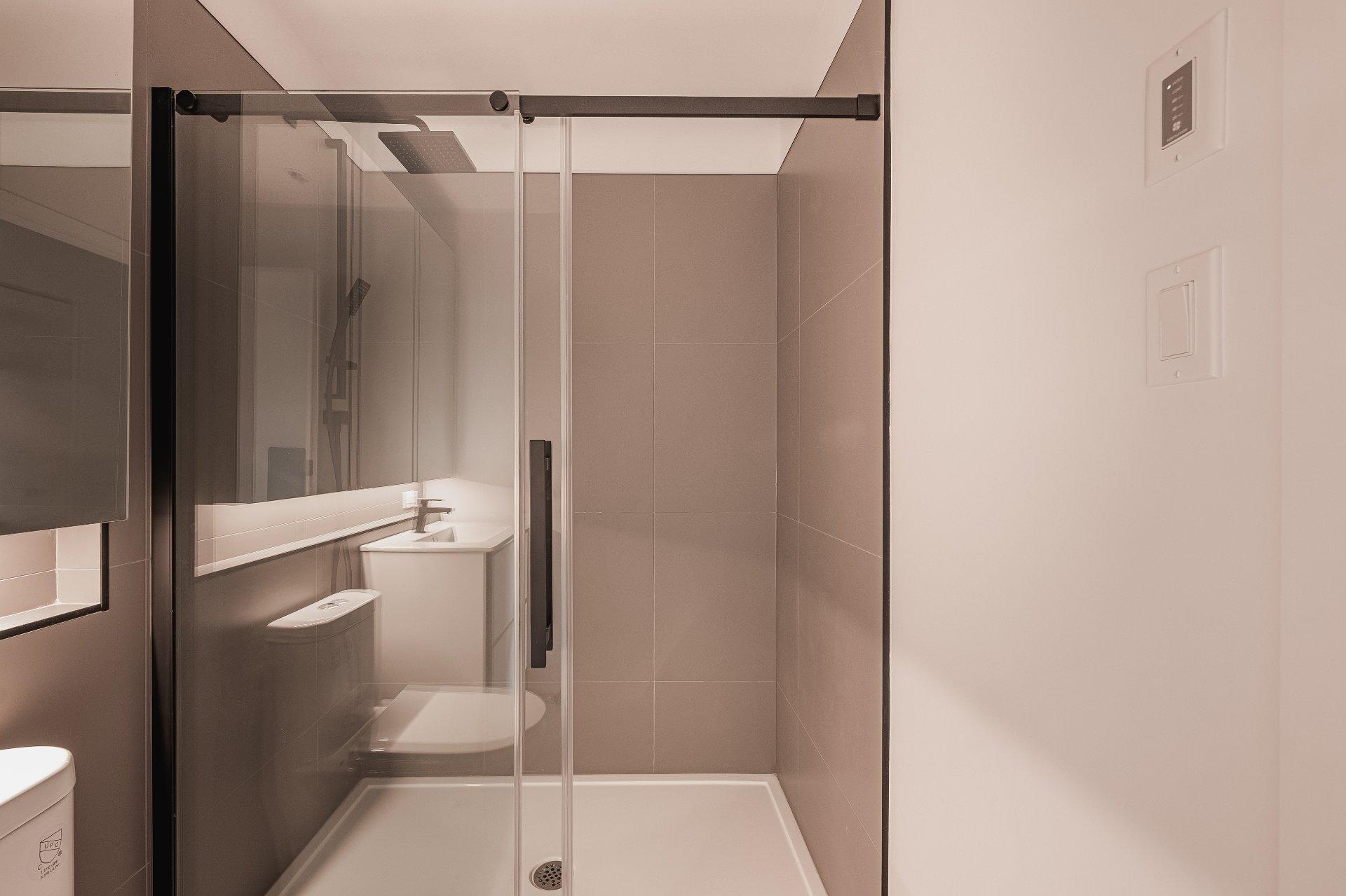 









1160


Rue MacKay

, 801,
Montréal (Ville-Marie),




QC
H3G0G8

