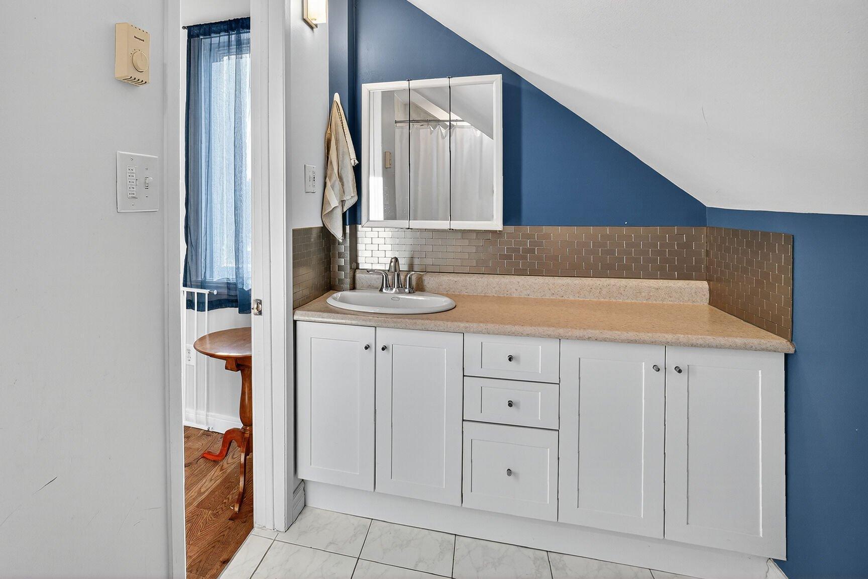 









12370


6e Avenue (R.-d.-P.)

,
Montréal (Rivière-des-Prairies/Pointe-aux-Trembles),




QC
H1E1S4

