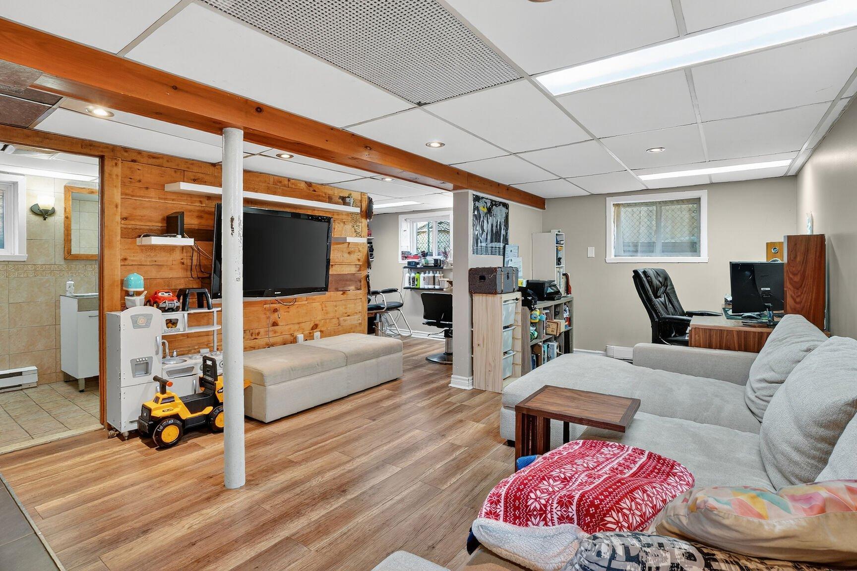 









12370


6e Avenue (R.-d.-P.)

,
Montréal (Rivière-des-Prairies/Pointe-aux-Trembles),




QC
H1E1S4

