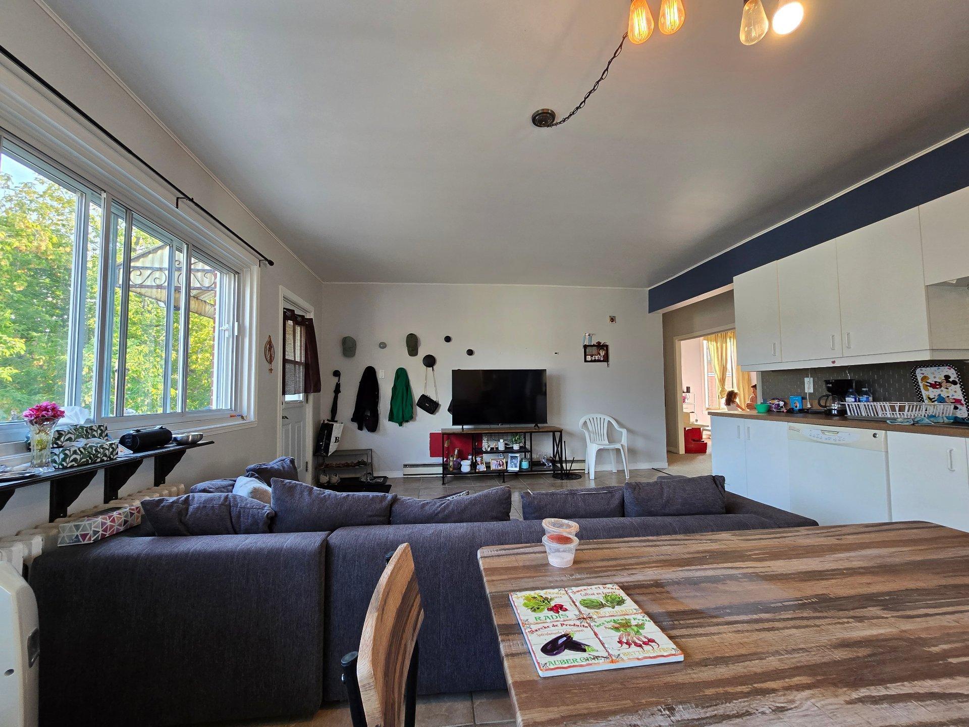 









3994


Boul. St-Martin O.

, B,
Laval (Chomedey),




QC
H7T1B8

