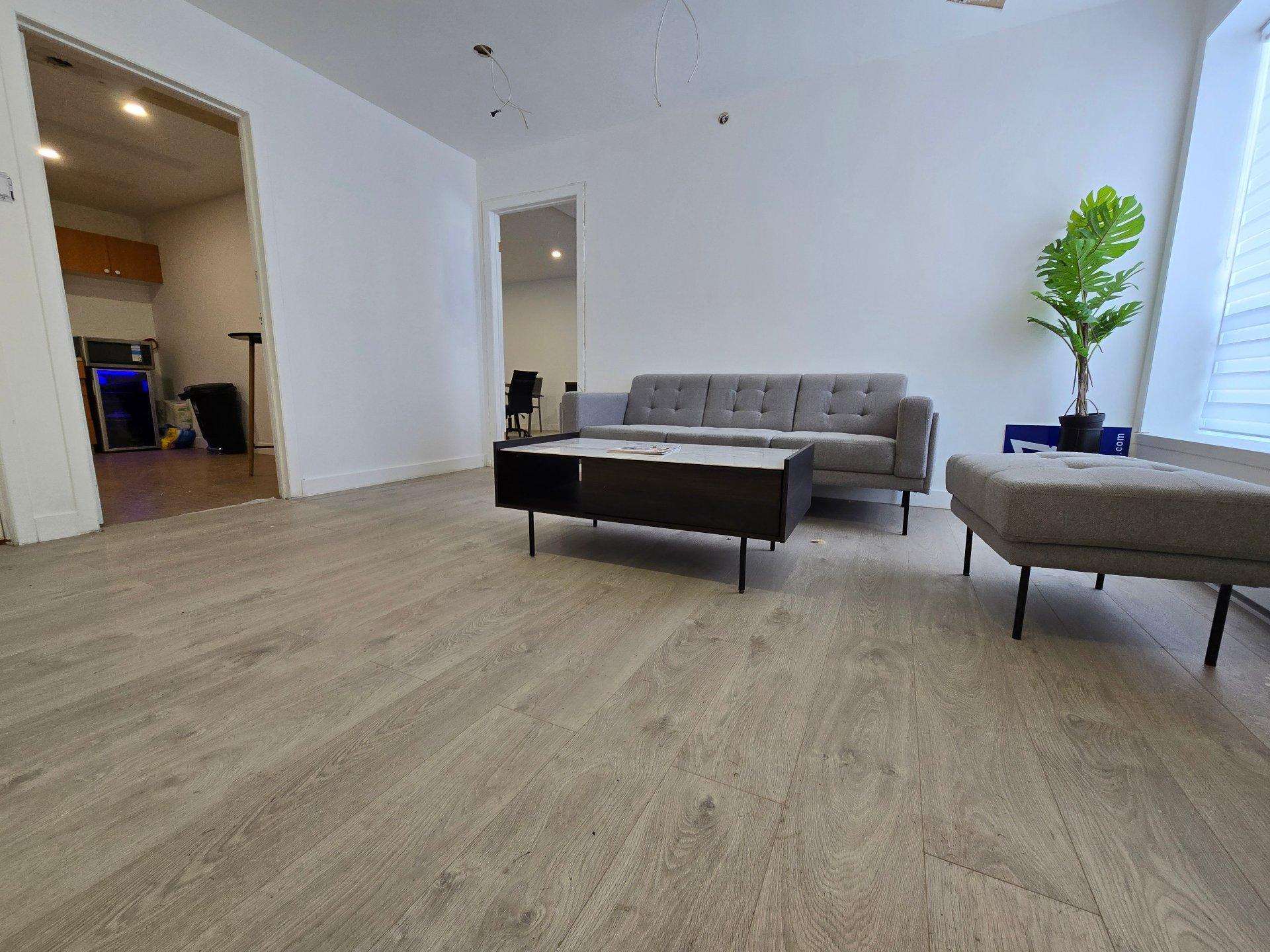 









714


Boul. du Curé-Boivin

,
Boisbriand,




QC
J7G2A7

