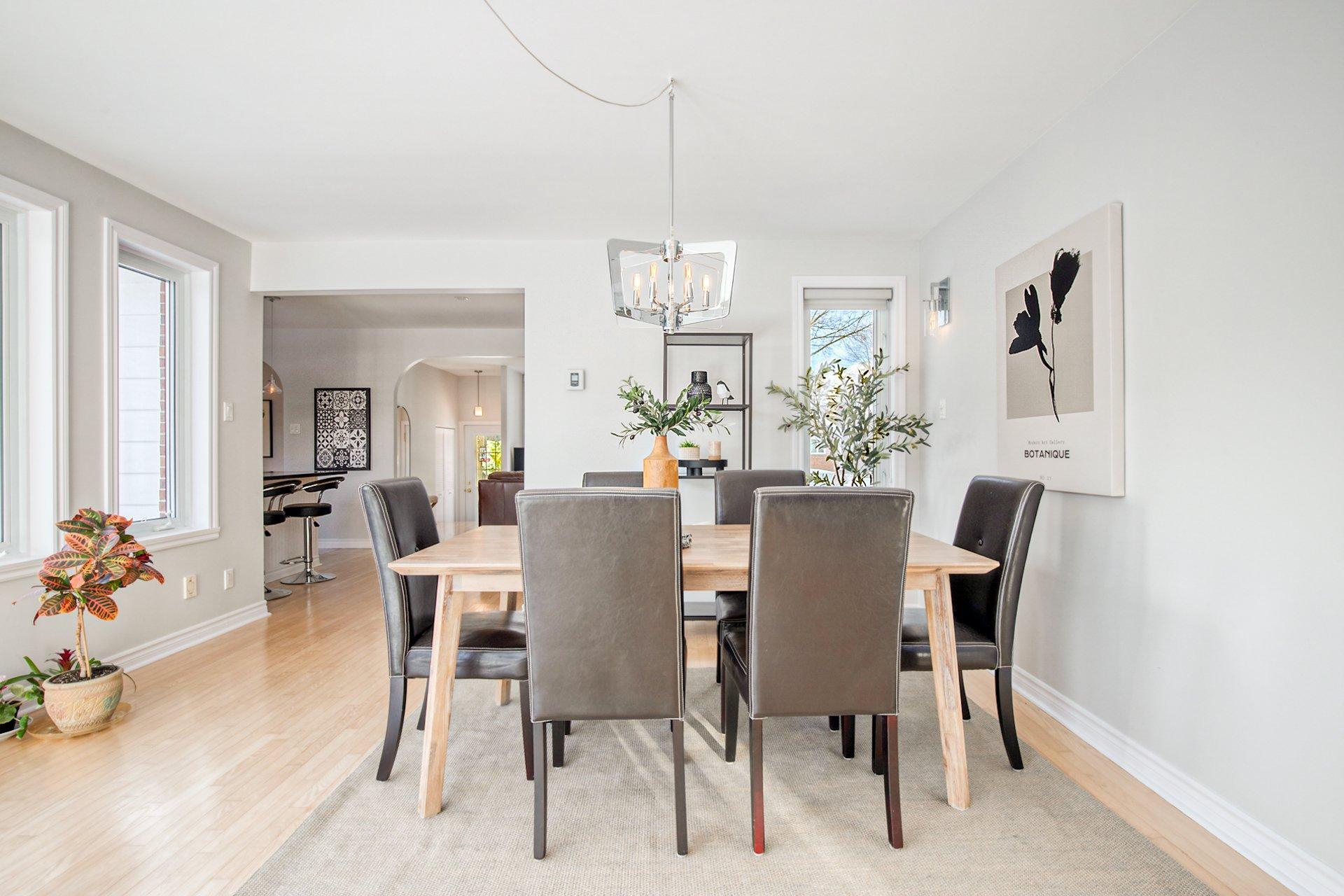 









1290


Rue Boisbriand

,
Saint-Bruno-de-Montarville,




QC
J3V4X5

