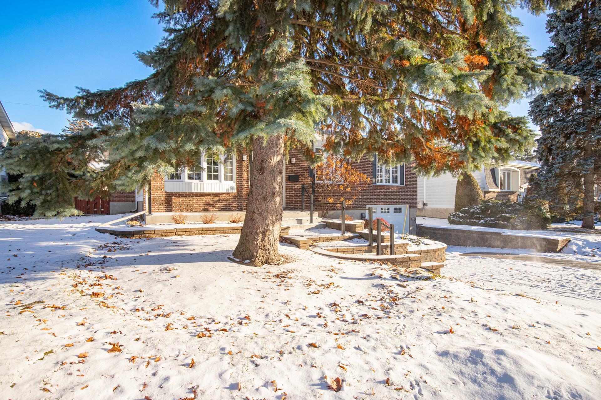 









1290


Rue Boisbriand

,
Saint-Bruno-de-Montarville,




QC
J3V4X5

