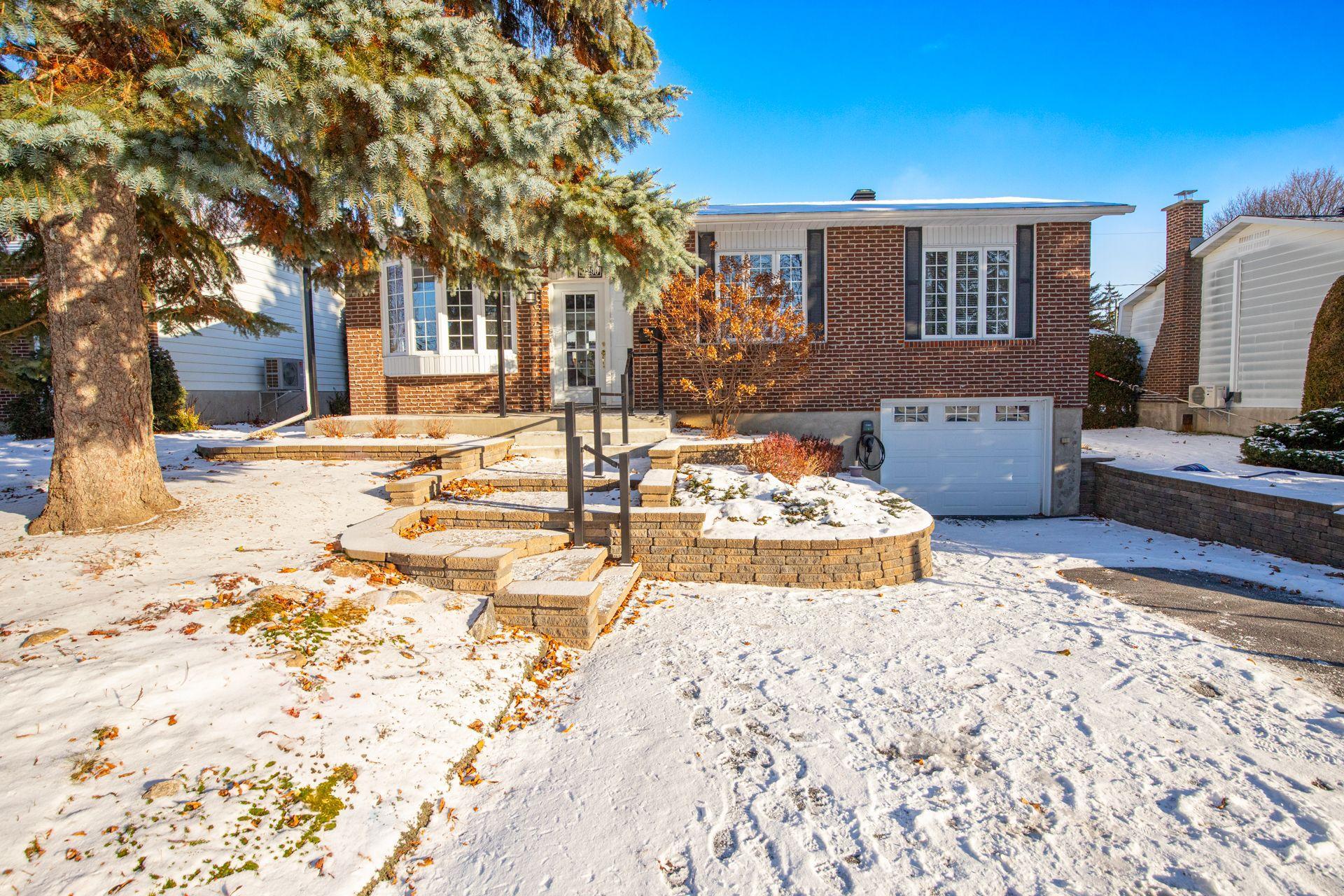 









1290


Rue Boisbriand

,
Saint-Bruno-de-Montarville,




QC
J3V4X5

