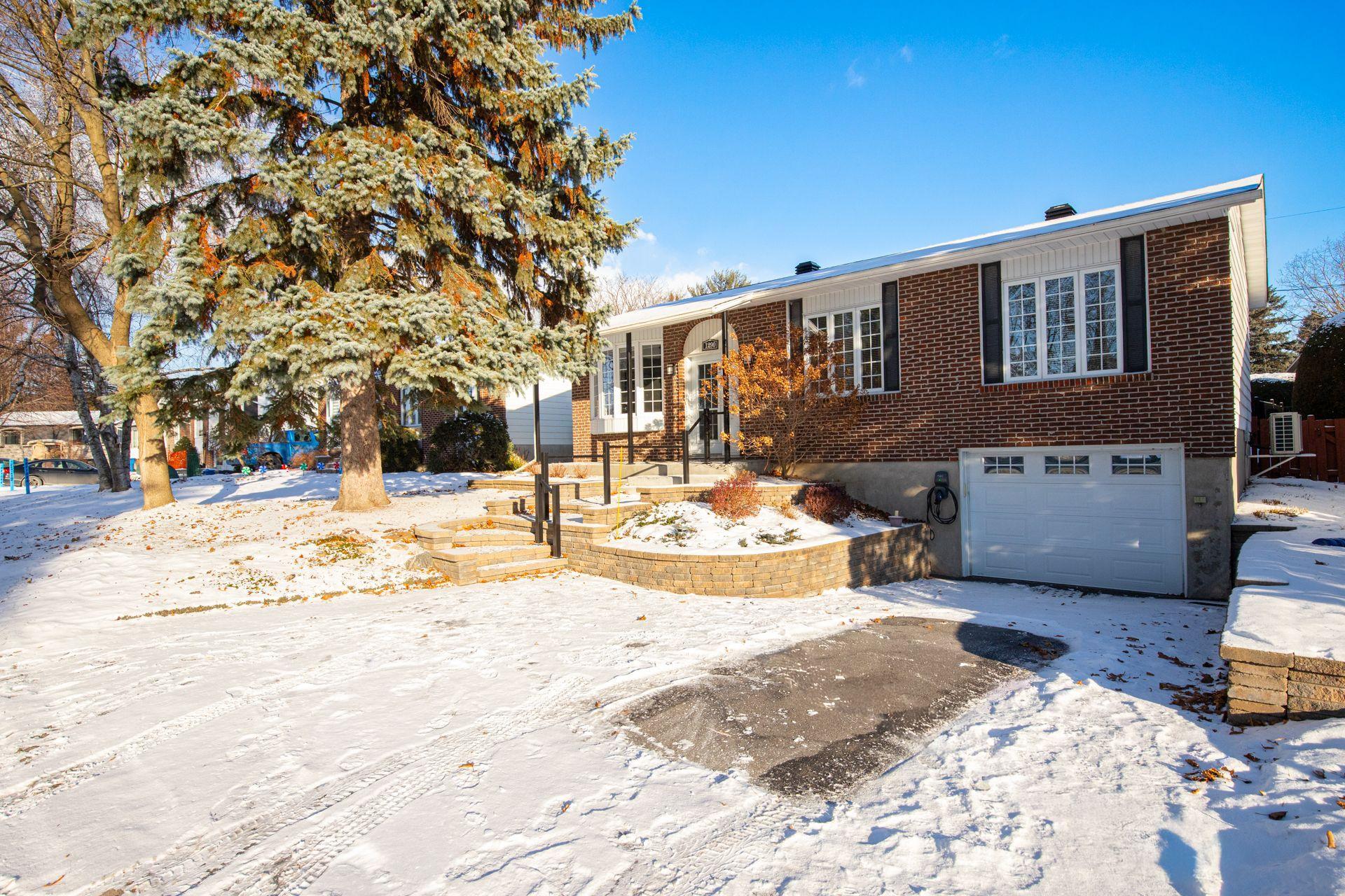 









1290


Rue Boisbriand

,
Saint-Bruno-de-Montarville,




QC
J3V4X5

