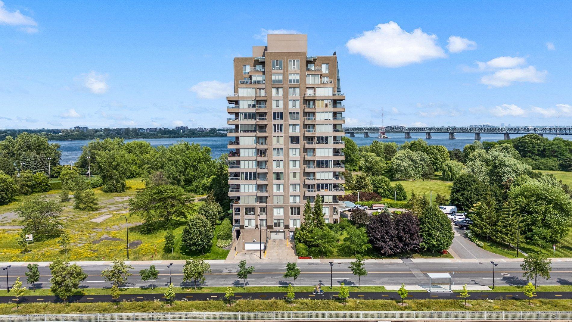 









2380


Av. Pierre-Dupuy

, 503,
Montréal (Ville-Marie),




QC
H3C6N3

