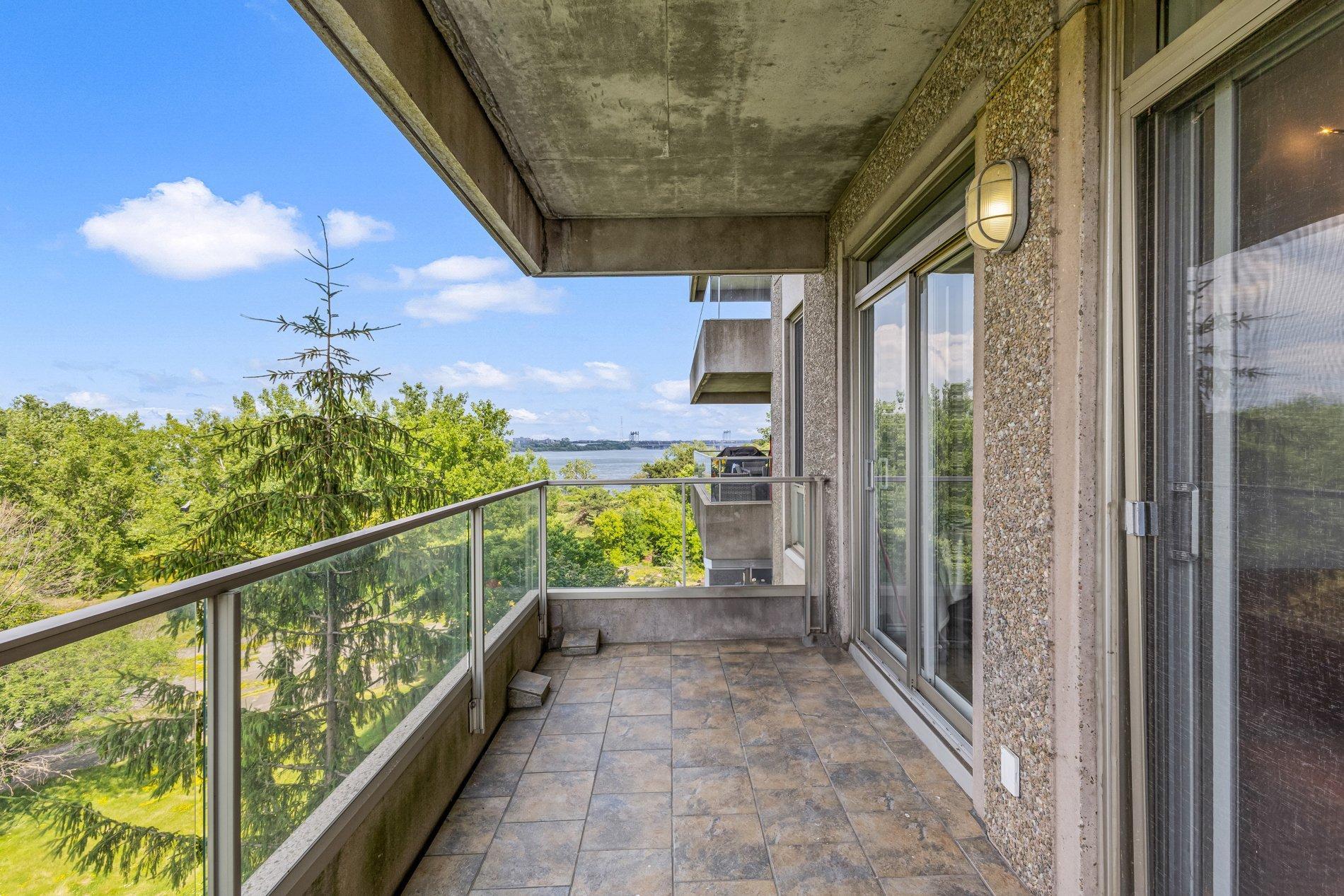 









2380


Av. Pierre-Dupuy

, 503,
Montréal (Ville-Marie),




QC
H3C6N3

