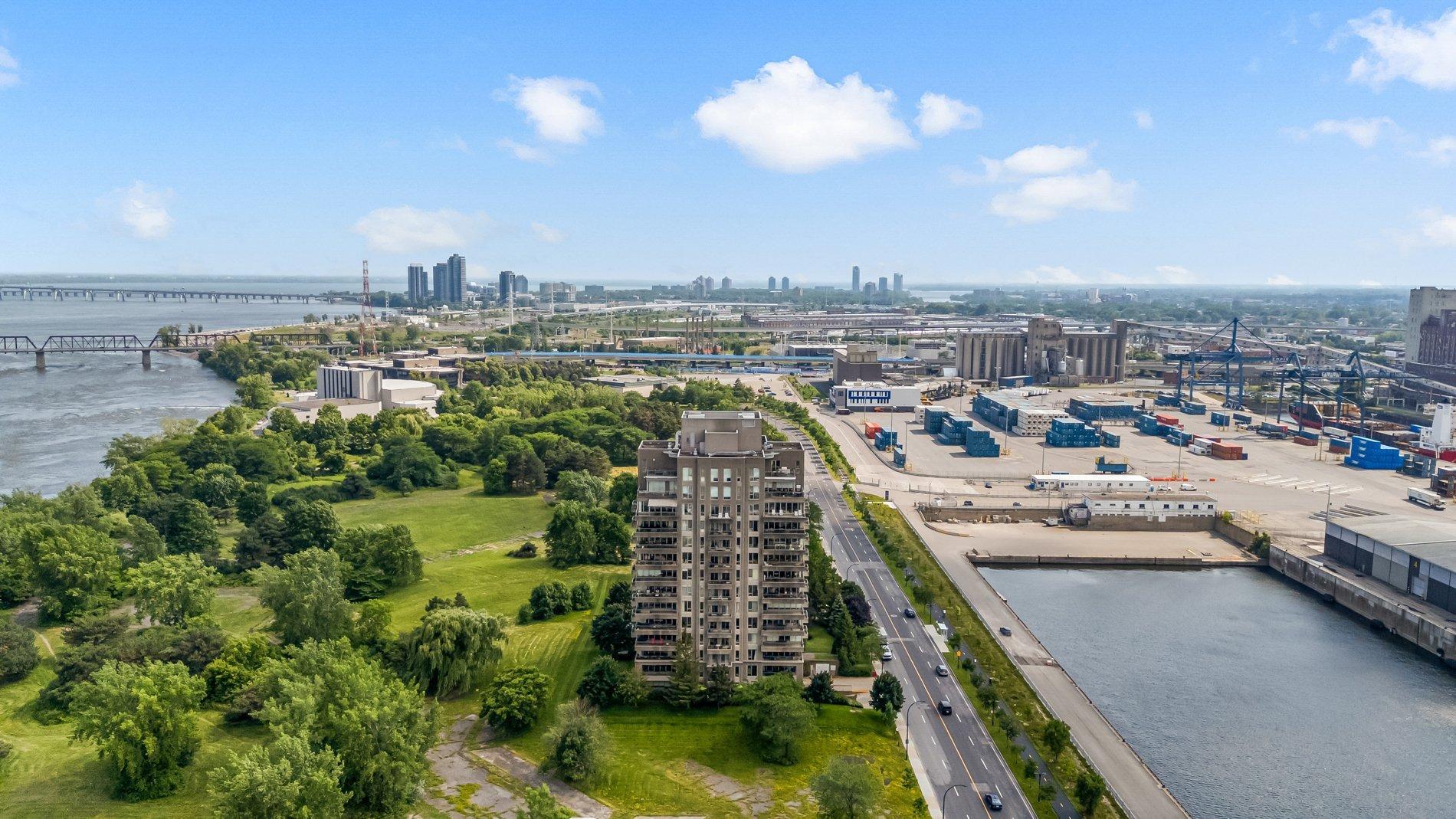 









2380


Av. Pierre-Dupuy

, 503,
Montréal (Ville-Marie),




QC
H3C6N3

