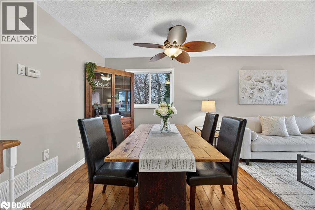 












1 DRAPER Crescent

,
Barrie,




Ontario
L4N8B1

