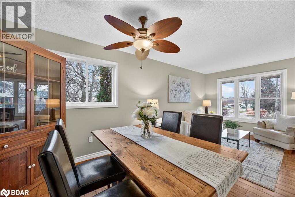 












1 DRAPER Crescent

,
Barrie,




Ontario
L4N8B1

