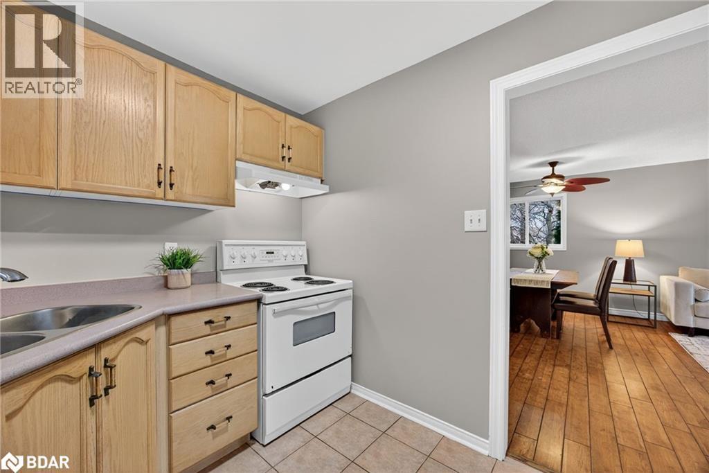 












1 DRAPER Crescent

,
Barrie,




Ontario
L4N8B1

