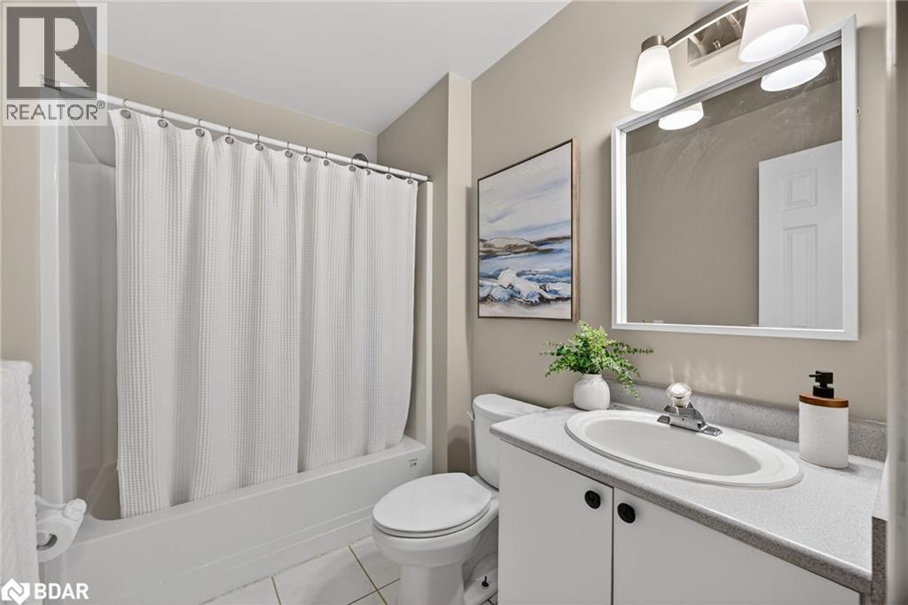 












1 DRAPER Crescent

,
Barrie,




Ontario
L4N8B1

