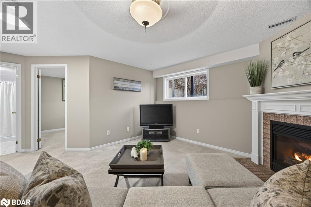 












1 DRAPER Crescent

,
Barrie,




Ontario
L4N8B1

