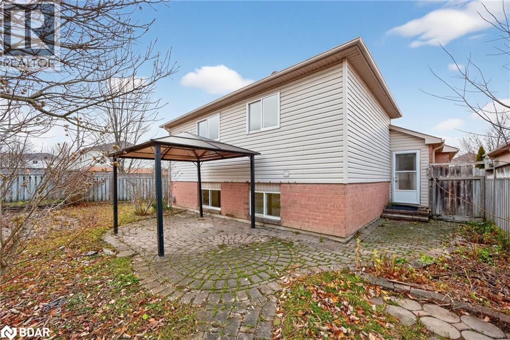 












1 DRAPER Crescent

,
Barrie,




Ontario
L4N8B1

