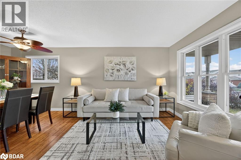 












1 DRAPER Crescent

,
Barrie,




Ontario
L4N8B1

