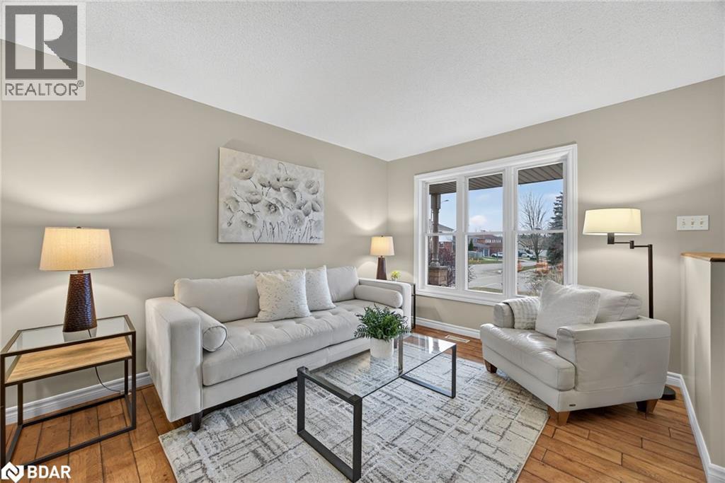 












1 DRAPER Crescent

,
Barrie,




Ontario
L4N8B1

