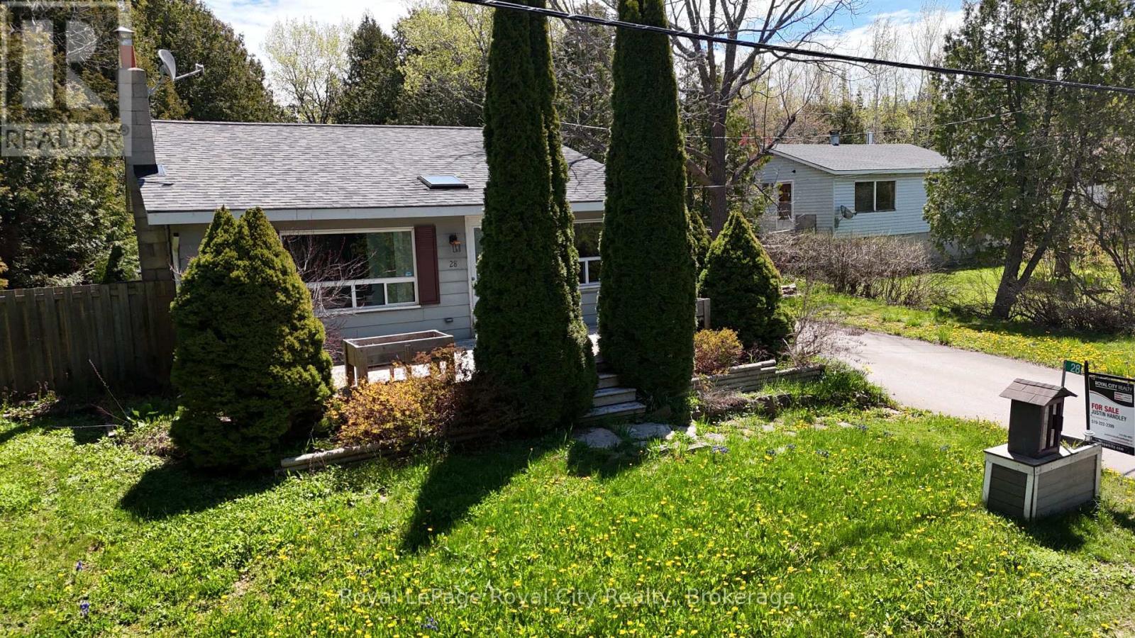 












28 HARPUR DRIVE

,
Northern Bruce Peninsula,




Ontario
N0H2R0

