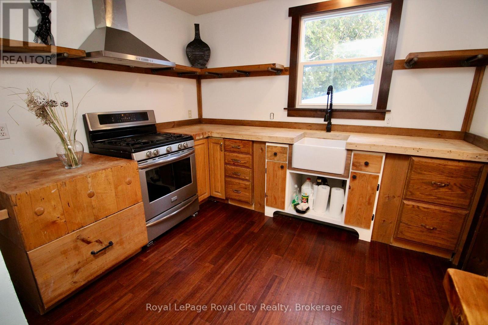 












28 HARPUR DRIVE

,
Northern Bruce Peninsula,




Ontario
N0H2R0

