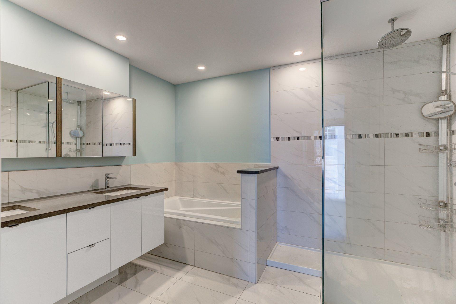 









5175


Av. de Courtrai

, 811,
Montréal (Côte-des-Neiges/Notre-Dame-de-Grâce),




QC
H3W0A9

