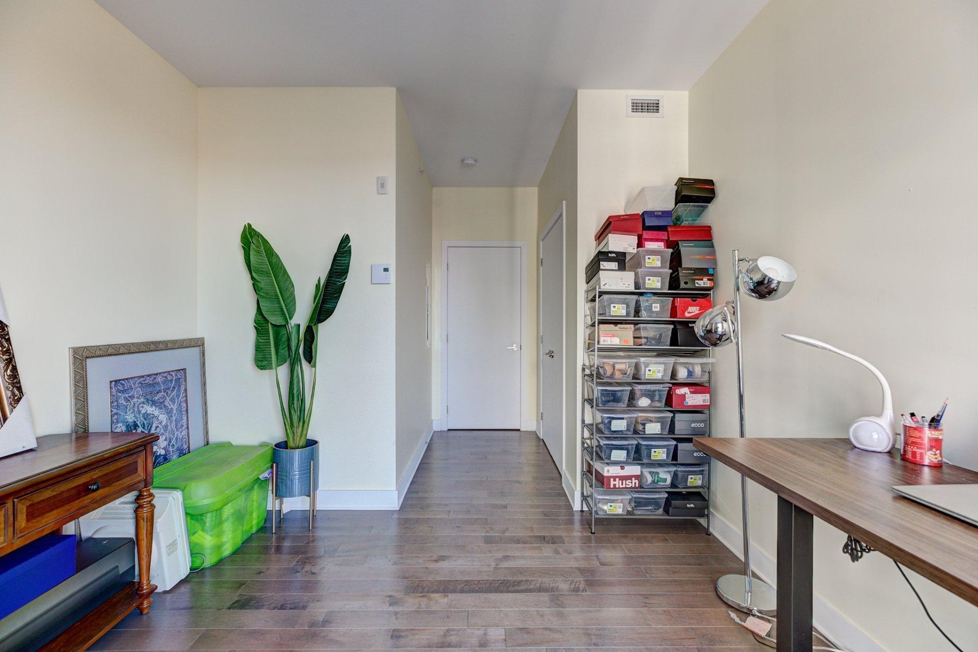 









5175


Av. de Courtrai

, 811,
Montréal (Côte-des-Neiges/Notre-Dame-de-Grâce),




QC
H3W0A9

