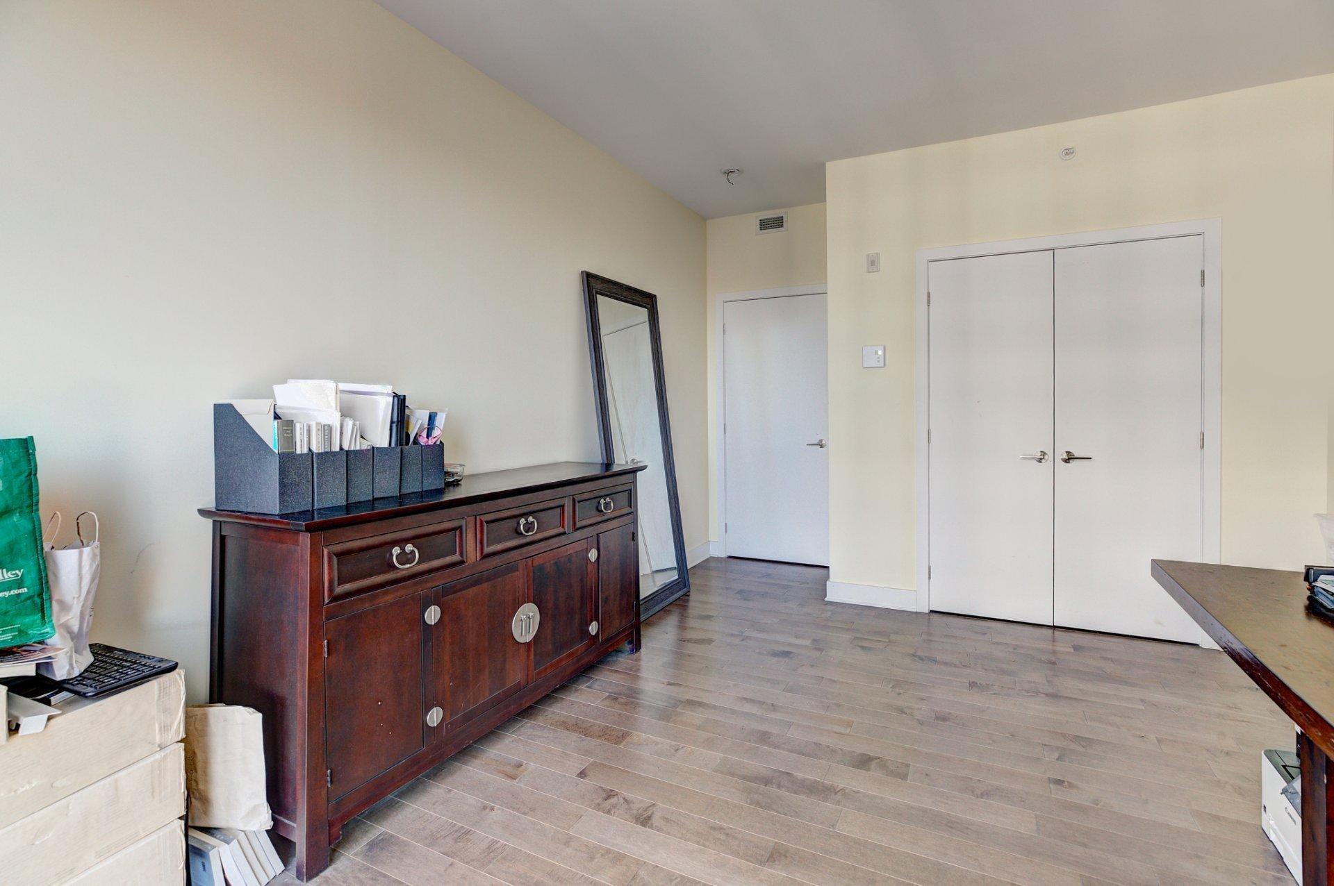 









5175


Av. de Courtrai

, 811,
Montréal (Côte-des-Neiges/Notre-Dame-de-Grâce),




QC
H3W0A9

