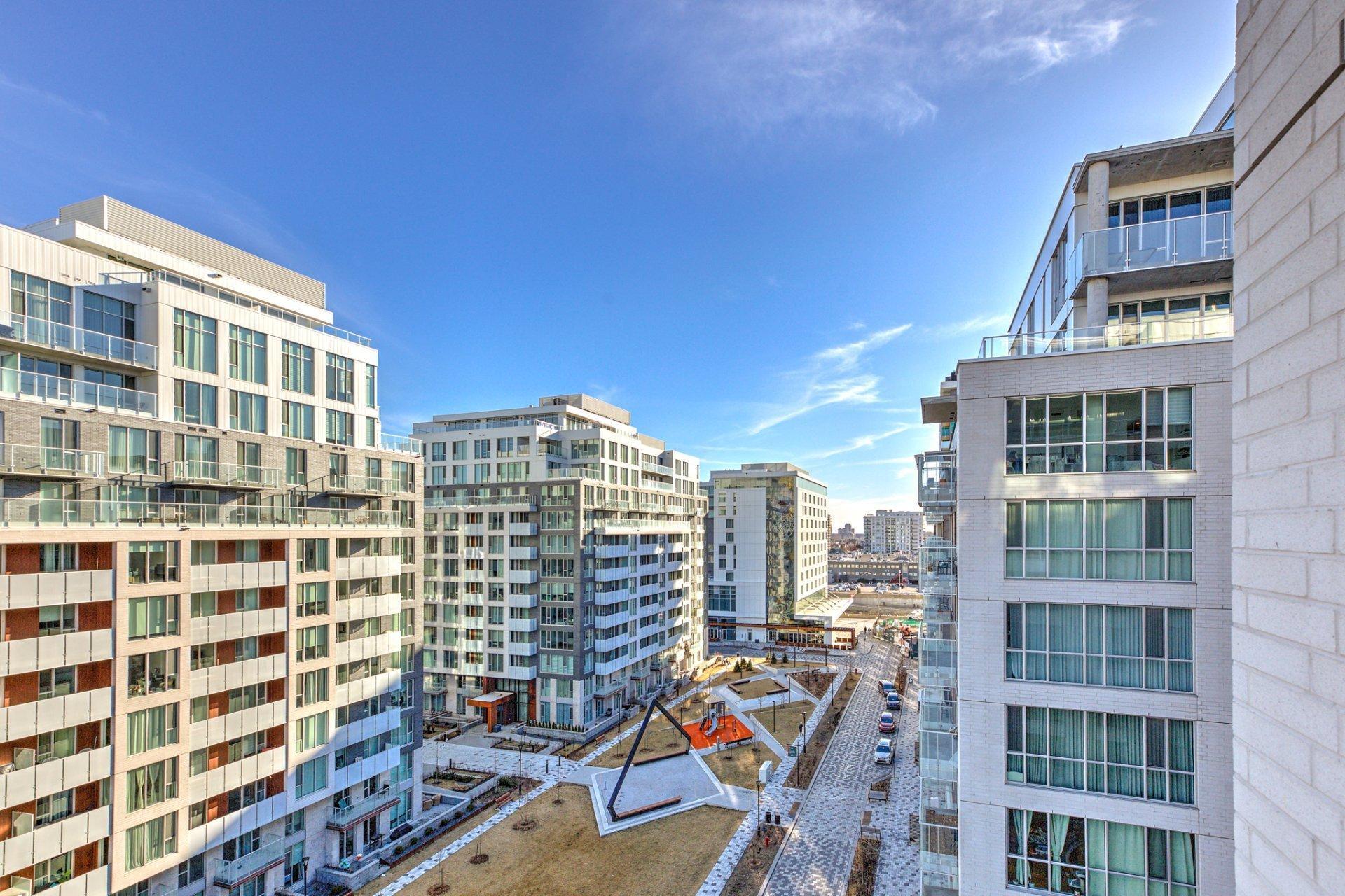 









5175


Av. de Courtrai

, 811,
Montréal (Côte-des-Neiges/Notre-Dame-de-Grâce),




QC
H3W0A9

