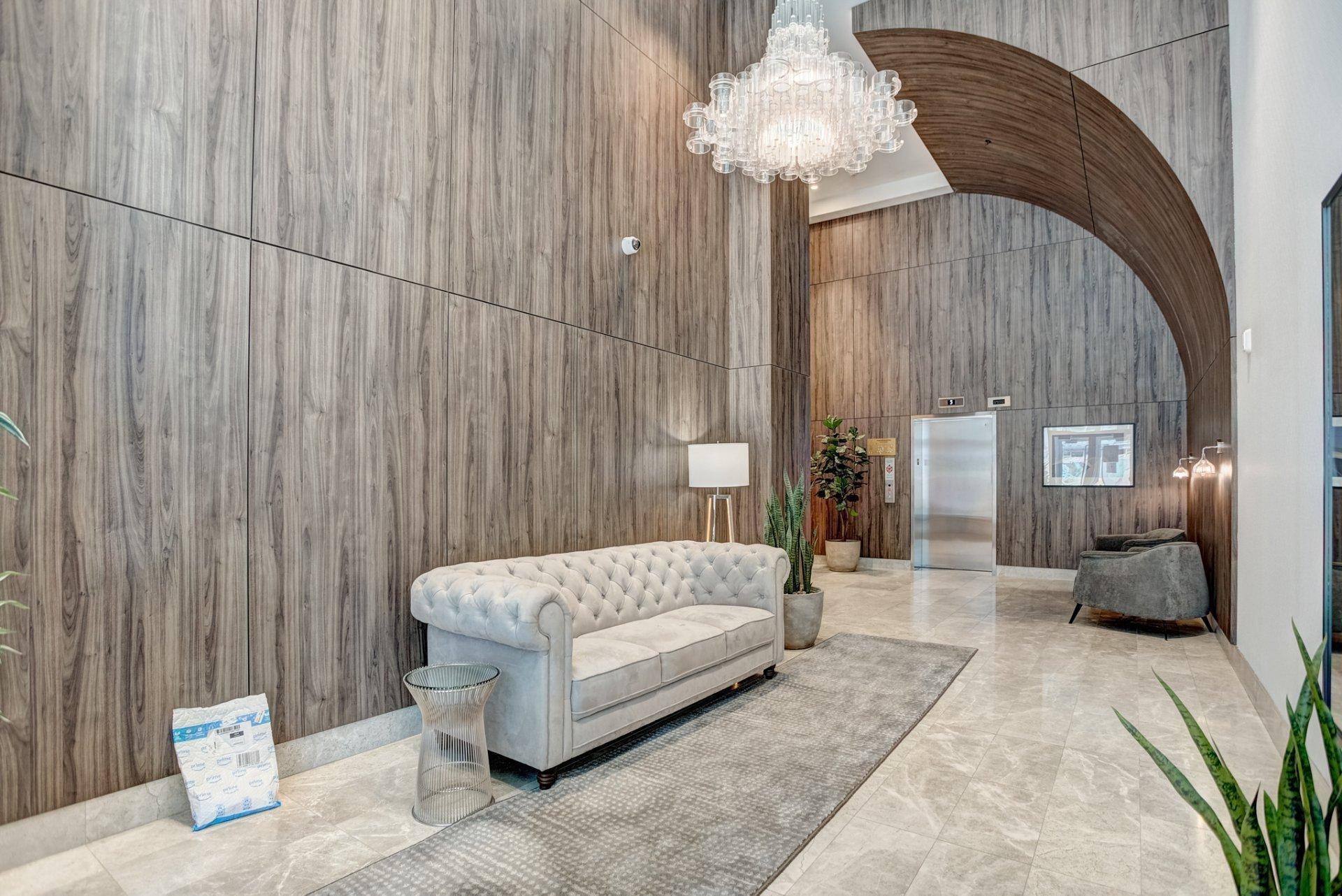 









5175


Av. de Courtrai

, 811,
Montréal (Côte-des-Neiges/Notre-Dame-de-Grâce),




QC
H3W0A9

