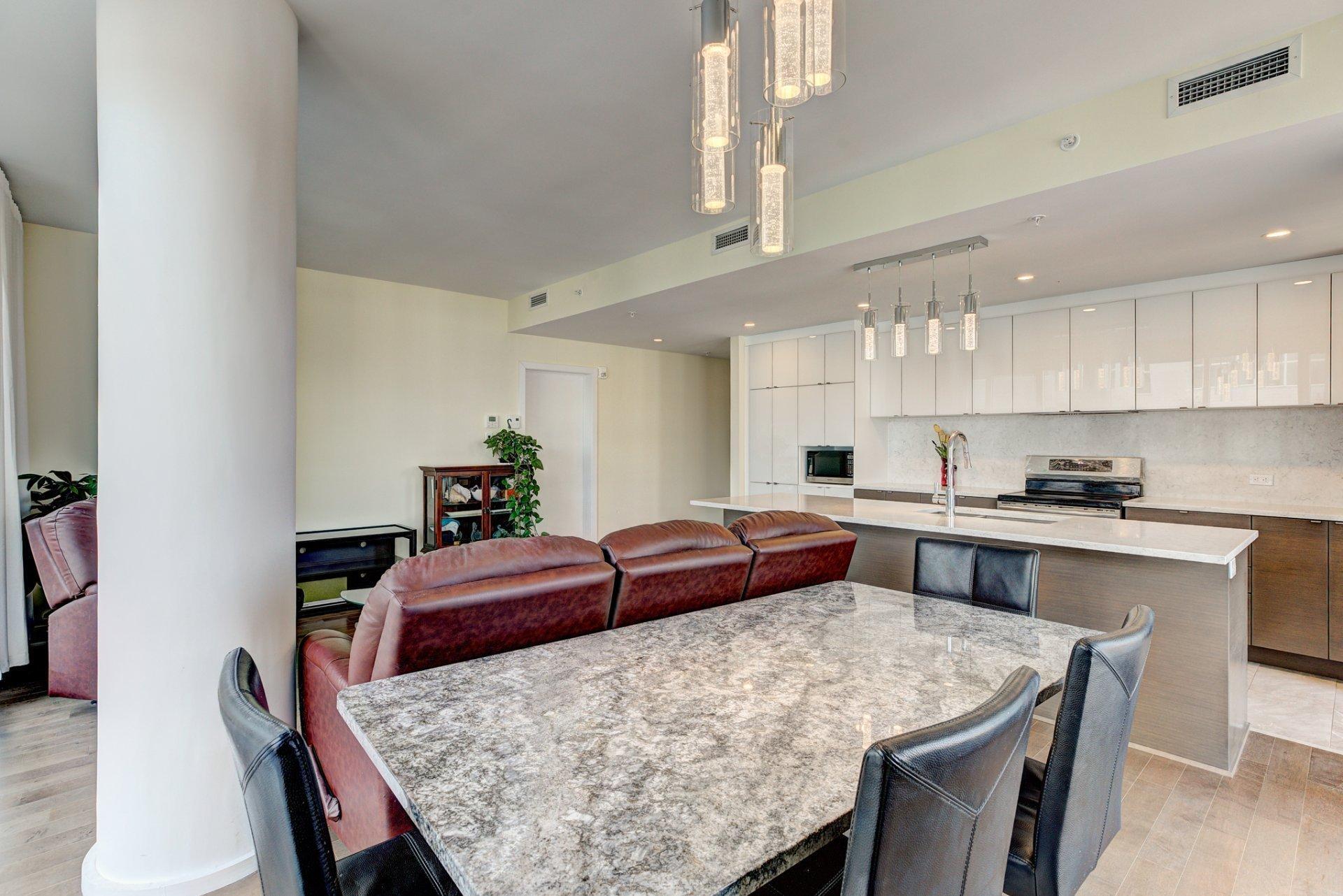 









5175


Av. de Courtrai

, 811,
Montréal (Côte-des-Neiges/Notre-Dame-de-Grâce),




QC
H3W0A9

