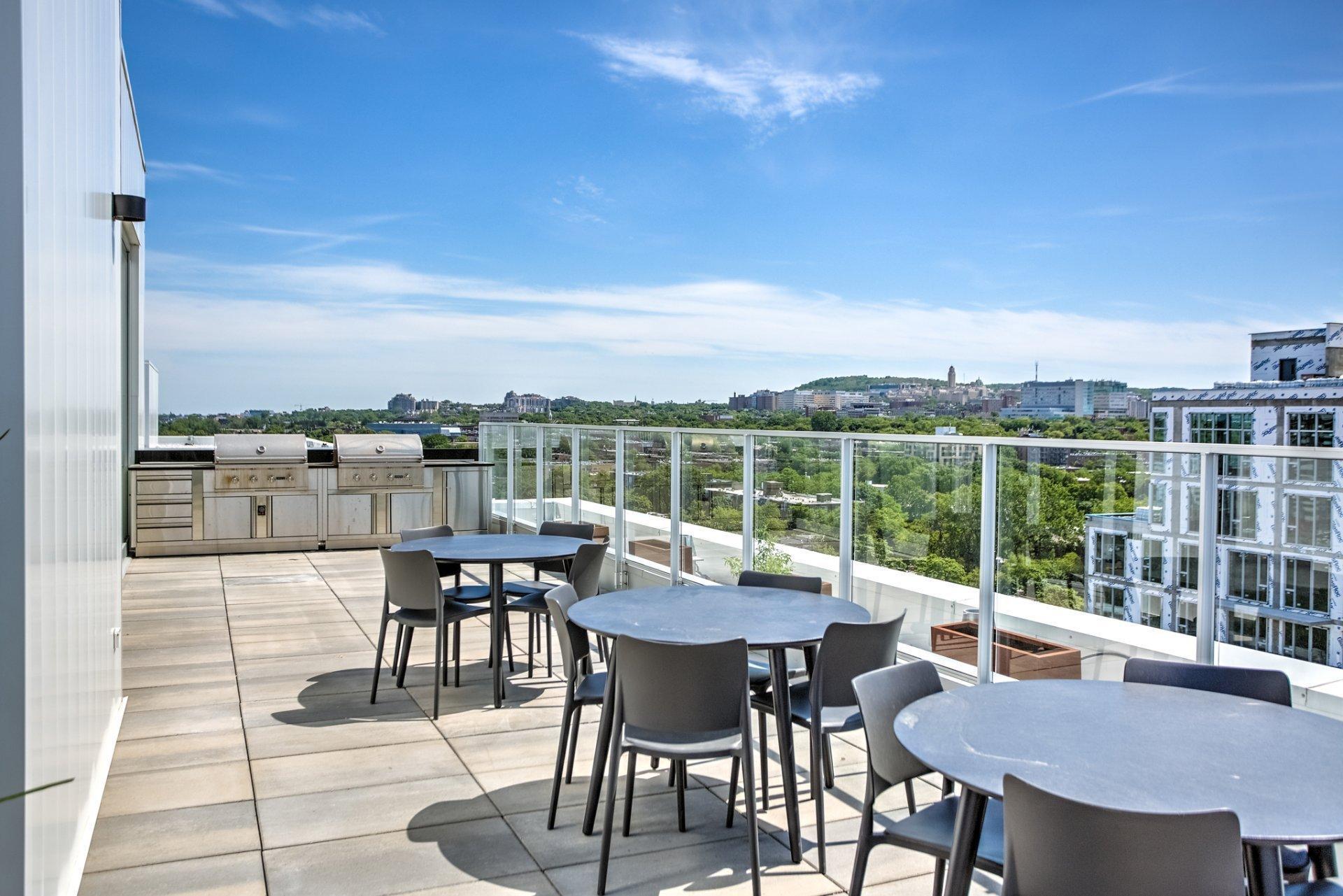 









5175


Av. de Courtrai

, 811,
Montréal (Côte-des-Neiges/Notre-Dame-de-Grâce),




QC
H3W0A9

