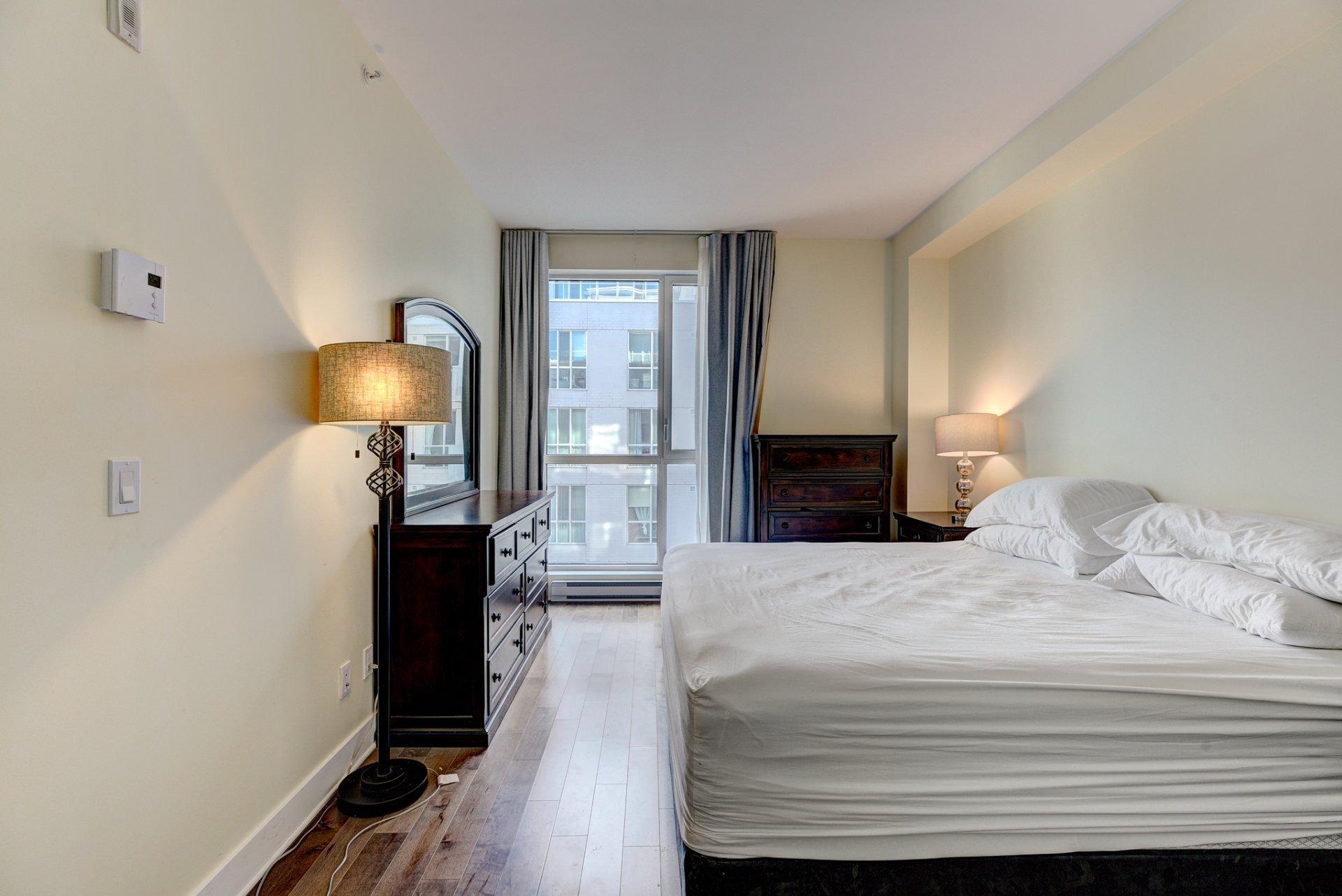 









5175


Av. de Courtrai

, 811,
Montréal (Côte-des-Neiges/Notre-Dame-de-Grâce),




QC
H3W0A9

